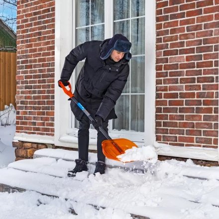 Лопата для уборки снега поликарбонат Сибртех, 465х410х1390 мм, стальной черенок, усиленная 61655 купить в Муравленко