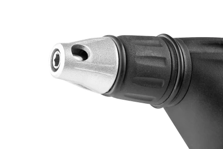 Шуруповерт ЗУБР сетевой,макс. диаметр крепежа 6мм,магнитный держатель,ремешок,0-4500об/мин,патрон HEX 1/4&quot;,550Вт ЗСШ-550 купить в Муравленко