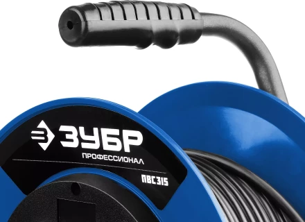 Удлинитель на катушке &quot;ПВС 315&quot;, 40 м, 3500 Вт, 4 гнезда, IP44, ПВС 3х1,5 кв мм, ЗУБР 55081-40 купить в Муравленко