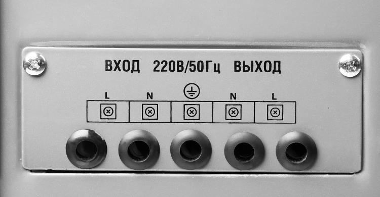 ЗУБР 5000ВА, 5 кВт, автоматический стабилизатор напряжения, Профессионал (59380-5) купить в Муравленко