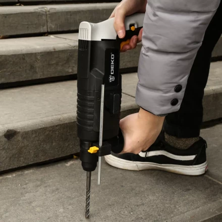 Перфоратор DKH650W DEKO, 063-4110, в кейсе купить в Муравленко