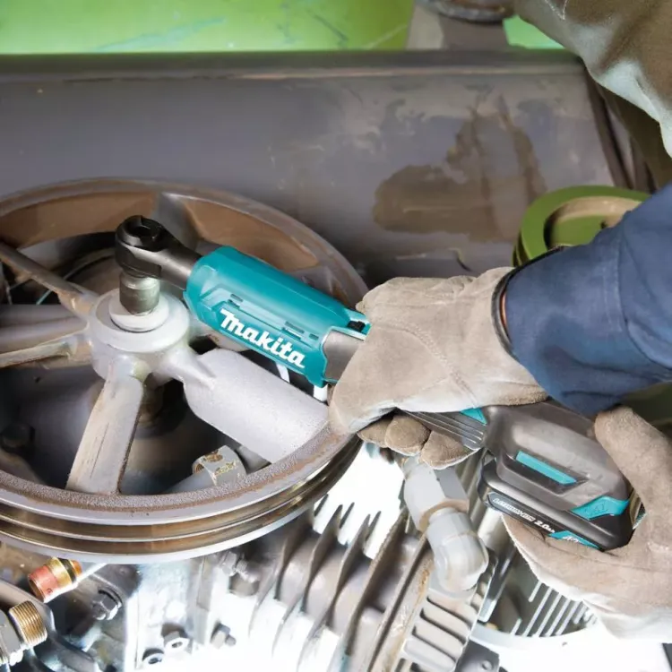 Аккумуляторный угловой гайковерт Makita WR100DZ (без АКБ и ЗУ) купить в Муравленко