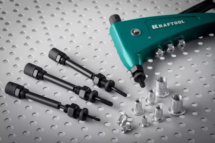 Резьбовая насадка для заклепочника KRAFTOOL 31180-M5 купить в Муравленко