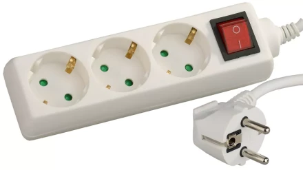 Удлинитель СВЕТОЗАР электрический с заземлением, выключателем, евро, с защитными шторками, 3 гнезда, 5м SV-55035-5 купить в Муравленко