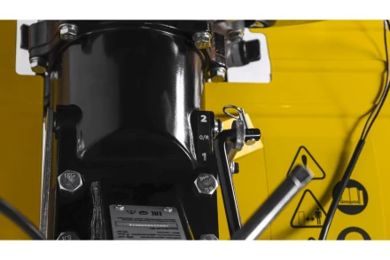 Мотоблок Champion BC7723/1 (7лс 2F/1R 85см 35см 3,6л 71кг, колеса 4/10&quot; ВОМ) купить в Муравленко