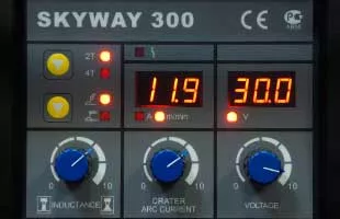 Инверторный сварочный полуавтомат Aurora-Pro SKYWAY 300 купить в Муравленко