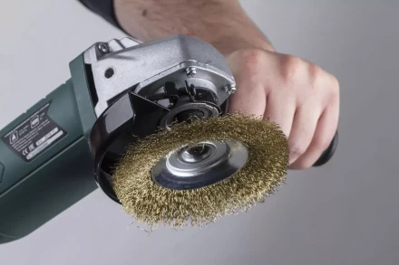 Кордщетка HAMMER тарелка 125мм для УШМ гофрированная латунированная сталь (207-108) купить в Муравленко