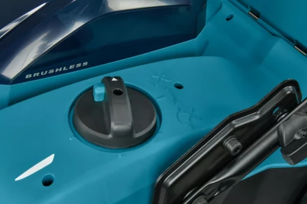 Аккумуляторный 40V скарификатор Makita UV001GM201 (2 АКБ 4Ач, ЗУ) купить в Муравленко