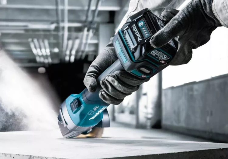 Угловая шлифовальная машина XGT Makita GA004GM201 купить в Муравленко
