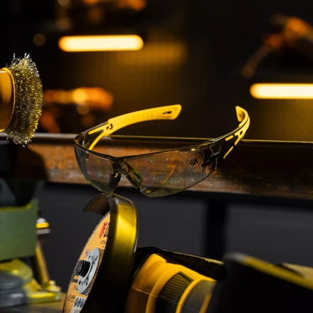 Очки защитные открытые Denzel 89193, поликарбонатные, дымчатая линза, 2х комп.дужки купить в Муравленко