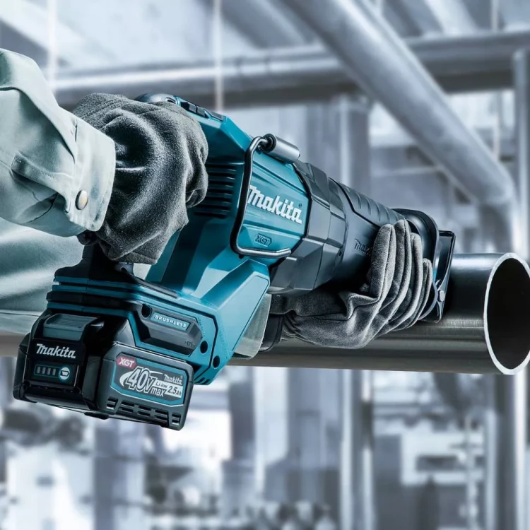Аккумуляторная сабельная пила Makita XGT JR001GZ (без АКБ и ЗУ) купить в Муравленко