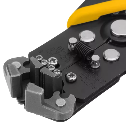 Щипцы для зачистки электропроводов 0,2-6 мм2, функция обрезания проводов Denzel 17742 купить в Муравленко