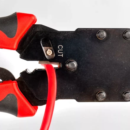 Кримпер многофункциональный КВТ JT-03 с 3 встроенными модулями для обжима RJ-45, RJ-12, RJ-11 (79759) купить в Муравленко