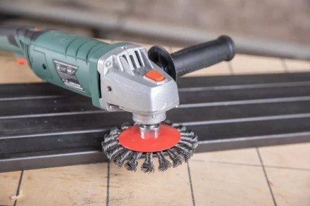 Кордщетка HAMMER тарелка 115мм для УШМ витая сталь (207-112) купить в Муравленко