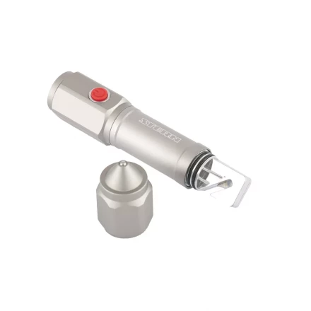 Фонарь автомобильный спасатель 1W Led встроеное лезвие молоток 3 режима 100-50-строб 3хААА Stern 90524 купить в Муравленко