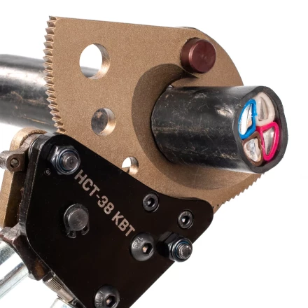 Секторные ножницы КВТ НСТ-38 для резки кабелей до 38 мм, проводов АС со стальным сердечником и прутков из низкоуглеродистой стали (84394) купить в Муравленко