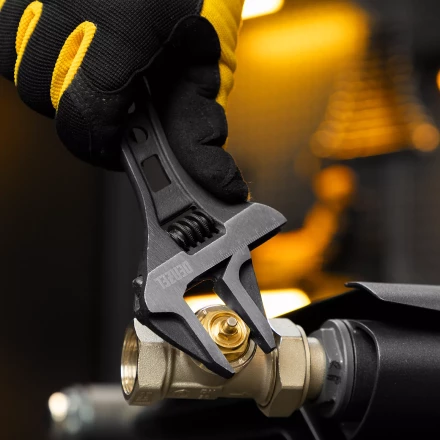 Ключ разводной 155 мм Denzel 15753, CrV, кованый, укороченная рукоятка купить в Муравленко