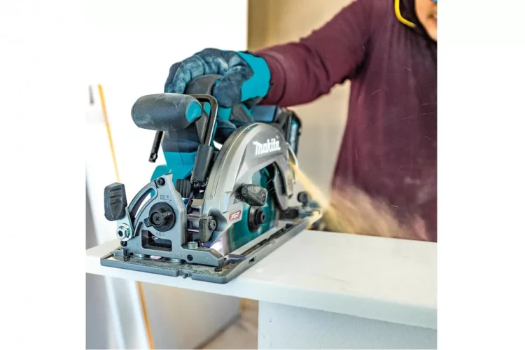 Аккумуляторная дисковая пила Makita 40B XGT HS012GZ (без АКБ и ЗУ) купить в Муравленко