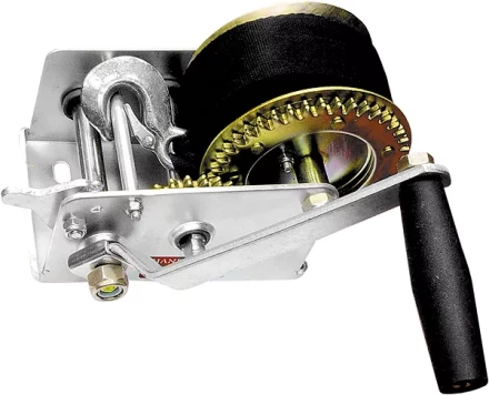 Лебедка шестеренчатая тяга - 0.8 т ленточная  MATRIX 522715 купить в Муравленко