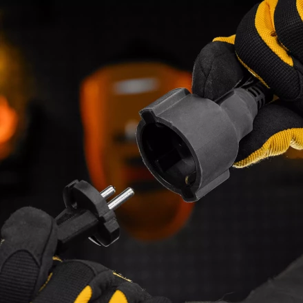 Удлинитель-шнур силовой Denzel Top Series 37420, КГТТ, 20м, 1 розетка, 3 x 1,5 мм, 3 м купить в Муравленко