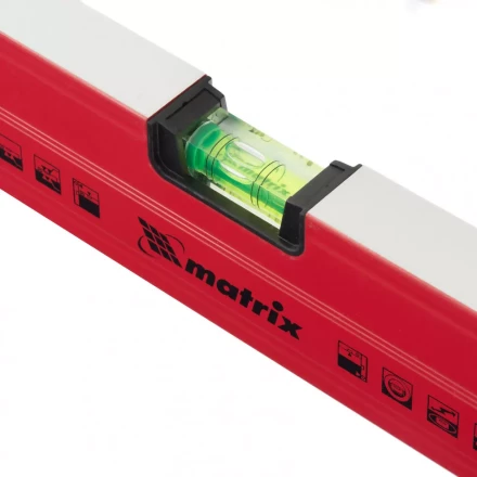 Уровень алюминиевый магнитный 2000 мм фрезерованный 3 глазка 1 зеркальный усиленный  MATRIX 34720 купить в Муравленко