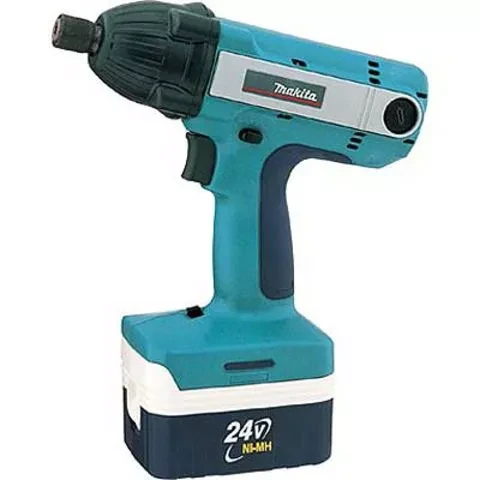 Аккумуляторный ударный шуруповерт Makita BTD200S купить в Муравленко