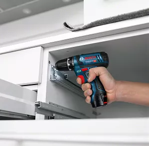 Аккумуляторная дрель-шуруповерт BOSCH GSR 12V-15 купить в Муравленко