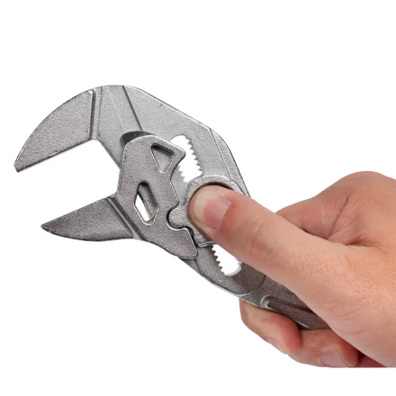 Клещи переставные — гаечный ключ КВТ 180 мм с кнопочной самофиксацией (82147) купить в Муравленко