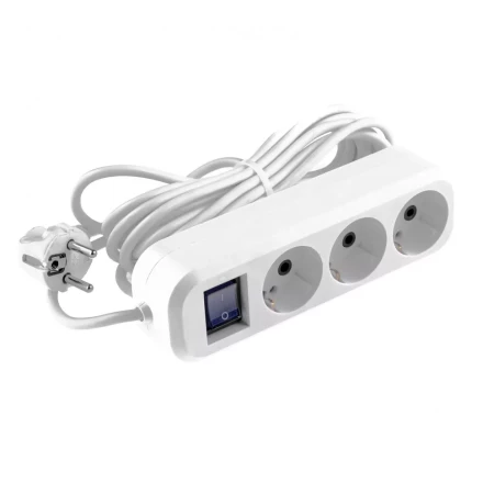 Удлинитель бытовой с заземлением и выключателем 5 м 3 розетки 10 A серия УХз10 Denzel 95973 купить в Муравленко