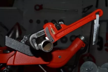 Прямой трубный ключ для тяжелых работ 8  31005 купить в Муравленко