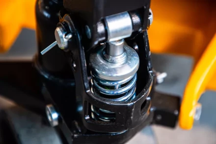 Тележка гидравлическая 2000 кг 1150 мм нейлоновые колеса XILIN DB 1010233 купить в Муравленко