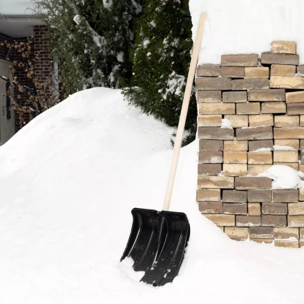 Лопата для уборки снега пластиковая, 380х360мм, без черенка, Россия Сибртех 61696 купить в Муравленко