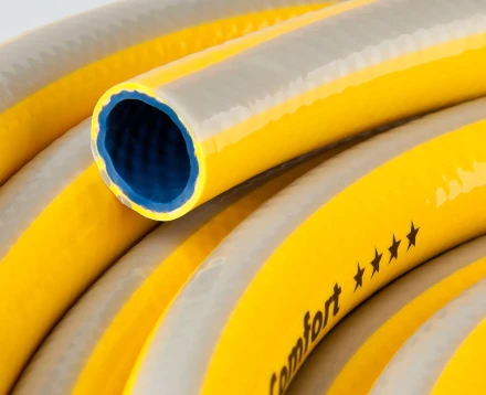 Шланг RACO &quot;COMFORT&quot; поливочный, 30атм., армированный, 3-х слойный, 1/2&quot;х20м 40303-1/2-20 купить в Муравленко