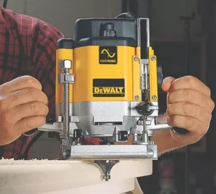 Фрезер DeWalt DW 625E купить в Муравленко