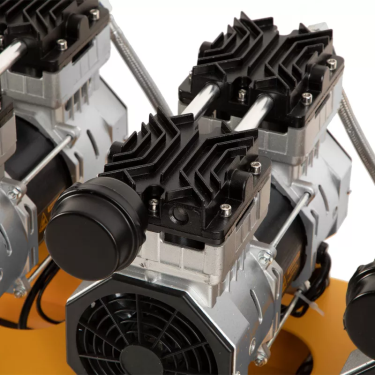 Компрессор безмасляный, малошумный  DLS 2250/100, 2250 Вт, 3x750, 100 л, 410 л/мин блок управления/ Denzel 58029 купить в Муравленко