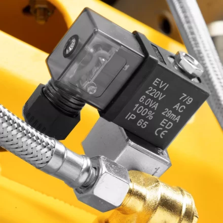 Компрессор безмасляный, малошумный  DLS 2250/100, 2250 Вт, 3x750, 100 л, 410 л/мин блок управления/ Denzel 58029 купить в Муравленко