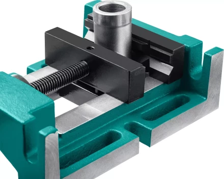 Тиски KRAFTOOL станочные трехсторонние 32716-100 купить в Муравленко