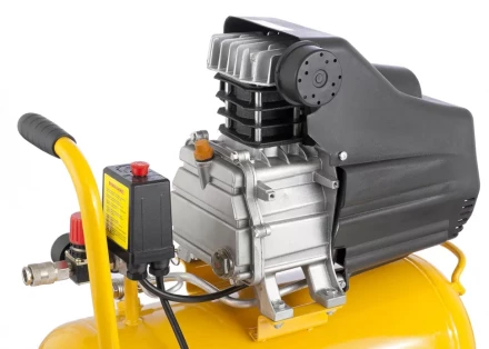 Компрессор пневматический масляный поршневой прямой привод DENZEL 58061 купить в Муравленко