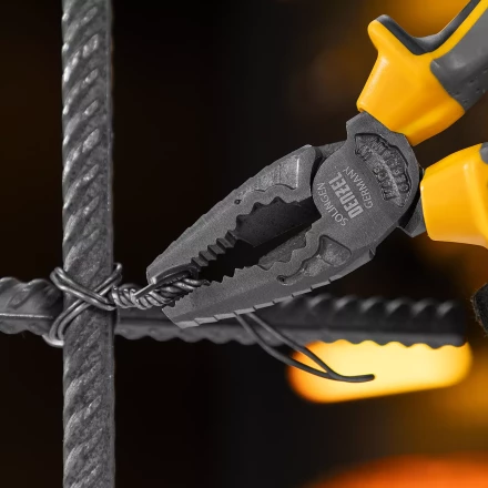 Плоскогубцы комбинированные 165 мм Denzel 17080, трехкомпонентные рукоятки купить в Муравленко