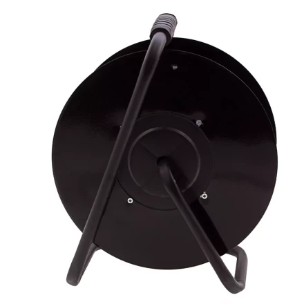 Удлинитель силовой 30 м, 16А, тип УХз16, КГ 3 x 1.5 мм, на стальной катушке, 4 розетки Сибртех 95876 купить в Муравленко