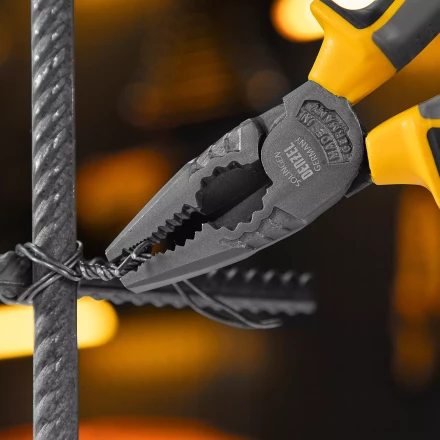 Плоскогубцы комбинированные 205 мм Denzel 17082, трехкомпонентные рукоятки купить в Муравленко