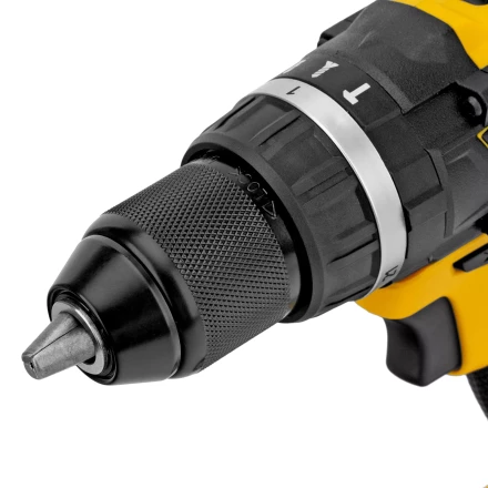 Дрель-шуруповерт аккумуляторная ударная бесщет Denzel CIDB-IB-18-02 26130, Li-Ion, 18 В, 2 акк. купить в Муравленко