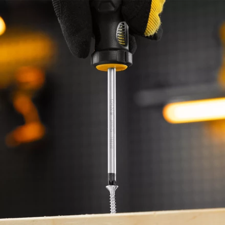 Отвертка, PZ1x75 мм, S2, 3к рукоятка Denzel 122057 купить в Муравленко