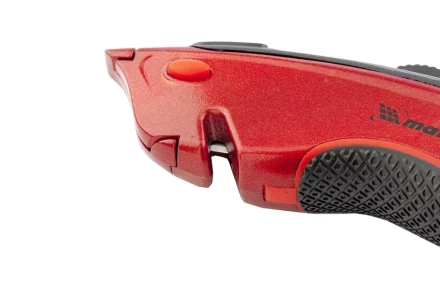 Нож 18мм, выдвижное трапециевидное лезвие, эргономичная двухкомпонентная рукоятка + 3 лезвия MATRIX QUIK BLADE 78925 купить в Муравленко