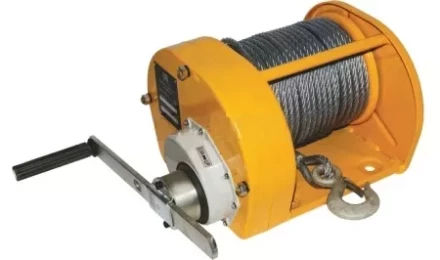 Лебедка ручная усиленная LRU LB г-п 500 кг L=40 метра купить в Муравленко