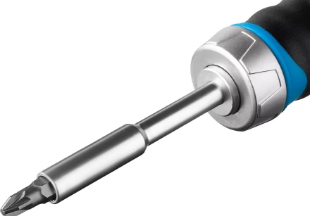 Набор ЗУБР &quot;ПРОФЕССИОНАЛ&quot;: Отвертка реверсив с двухкомп рукоят, насадки, CrMo, рукоят с отсеком для хранения бит, 24 предмета 25353-H24 купить в Муравленко