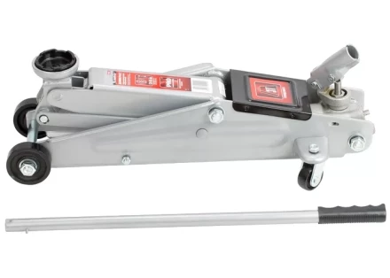 Домкрат гидравлический подкатной 3 тоны h подъема 130–410 мм поворотная ручка MATRIX 510345 купить в Муравленко