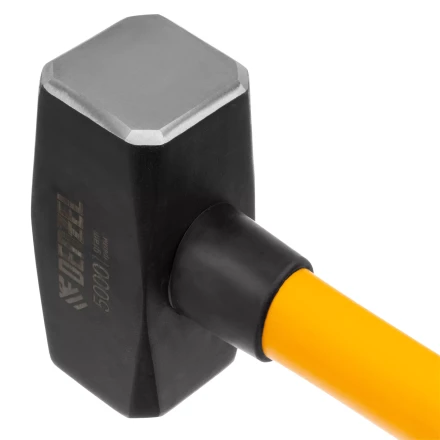 Кувалда 5000 г, кованая, фибергласовая  рукоятка c TPR покрытием, 880 мм Denzel 11024 купить в Муравленко