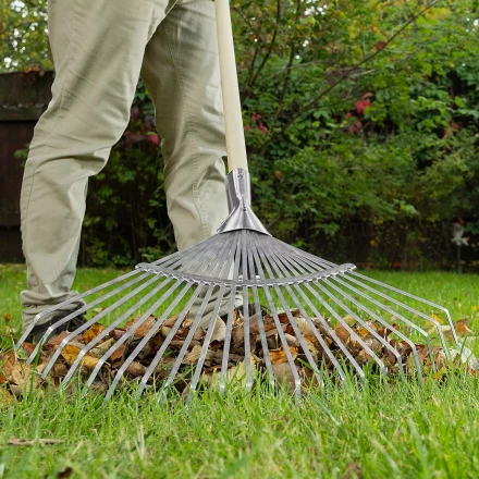 Грабли веерные стальные Palisad, 300 - 480 мм, 22 плоских зуба, оцинкованные,раздвижные, без черенка, 617675 купить в Муравленко