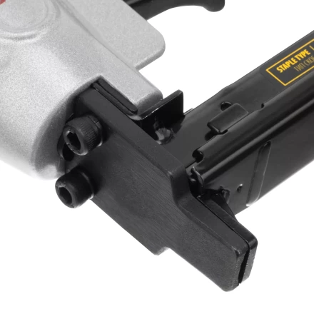 Степлер пневматический Denzel  PS8016 для прямоугольных скоб 21GA от 6 до 16 мм 57400 купить в Муравленко